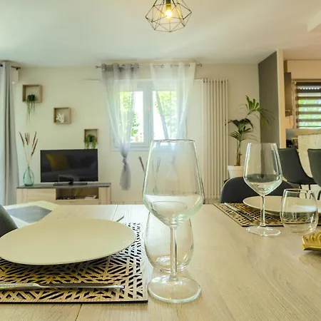 100 Geneve Joli T2 Avec Place De Parking Privee Apartamento Annecy